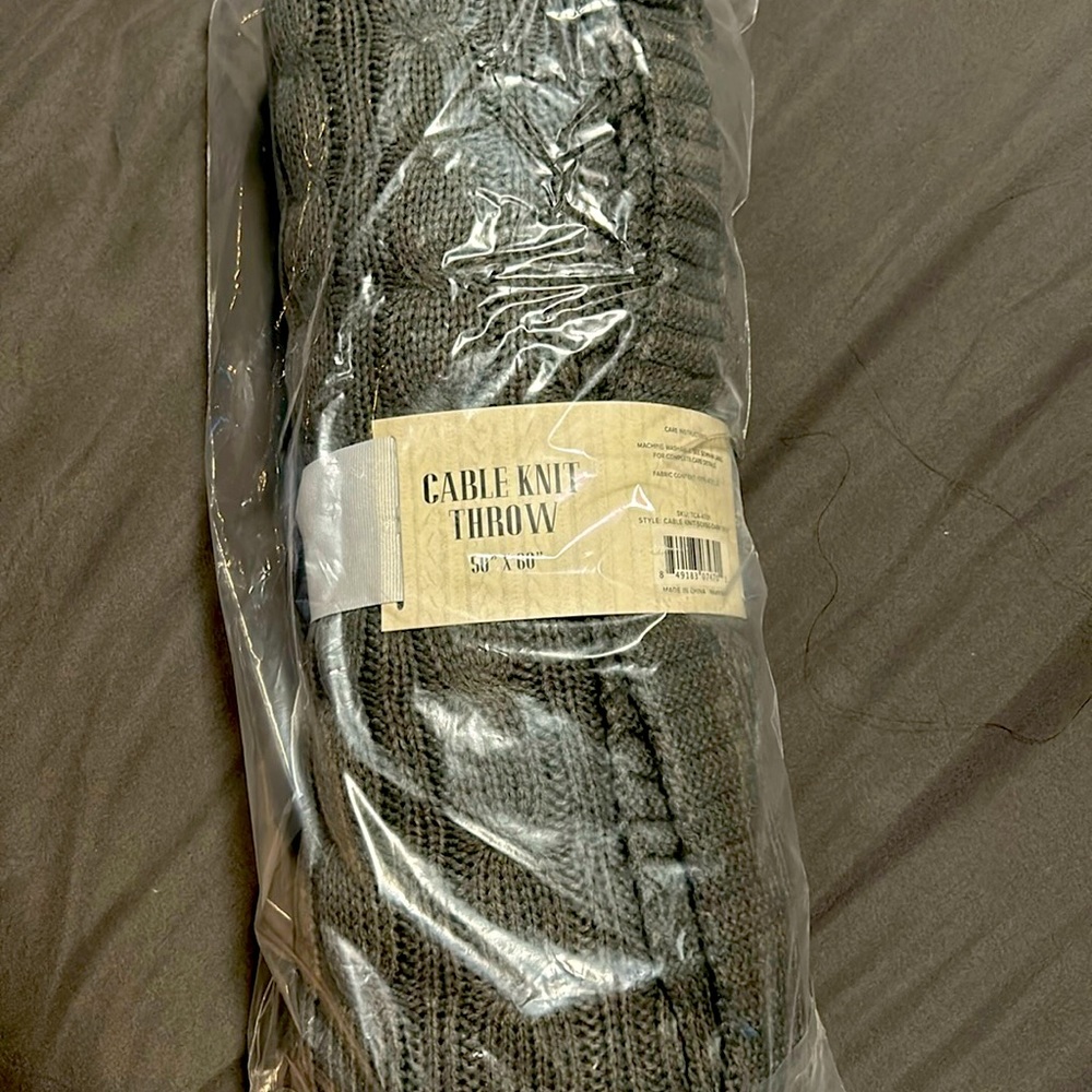 Generic cable knit throw